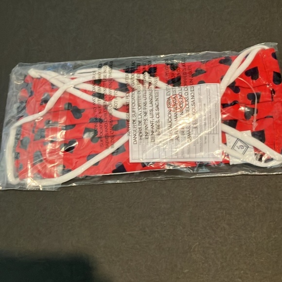 2 Pleated Vera Bradley Masks - Picture 2 of 2